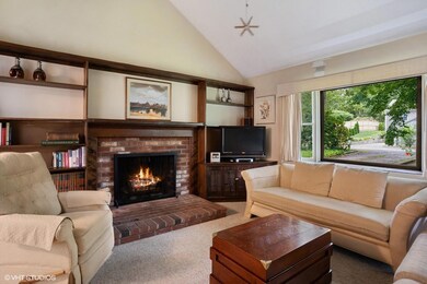 Fireplace w/built in book cases
