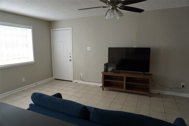 5630 Birchmont Dr unit C, Houston, TX 77091 - photo 7