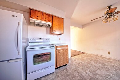 1364 Monomoy St unit A, Aurora, IL 60506 - photo 2