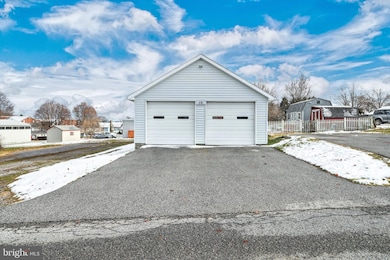 18 S Main St, Seven Valleys, PA 17360 - photo 2