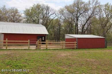 Barn with 2 lean-tos