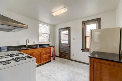 Kitchen 1