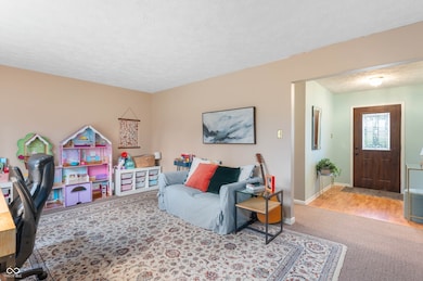 7639 Redcoach Dr, Indianapolis, IN 46250 - photo 4