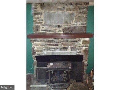 4555 E Campbell Rd, Pennsburg, PA 18073 - photo 7