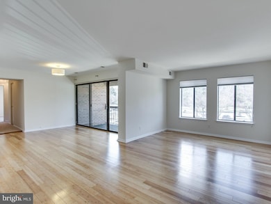 11323 Commonwealth Dr unit 204, Rockville, MD 20852 - photo 5