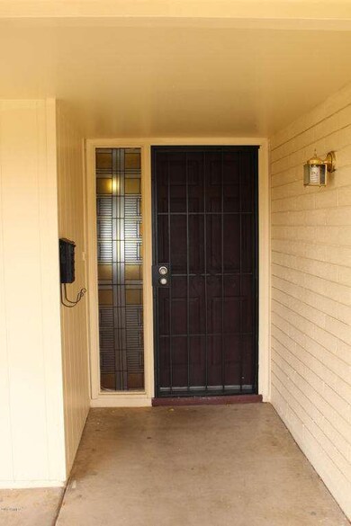 4101 W Hatcher Rd Entry