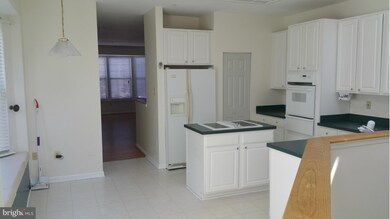 13 Bailey Ln, Owings Mills, MD 21117 - photo 7