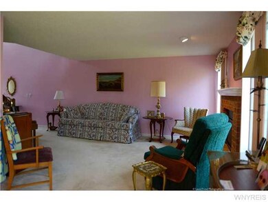 Family Room Spend your time by the warm fireplace 