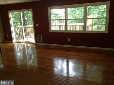 9231 Brian Dr, Vienna, VA 22180 - photo 4