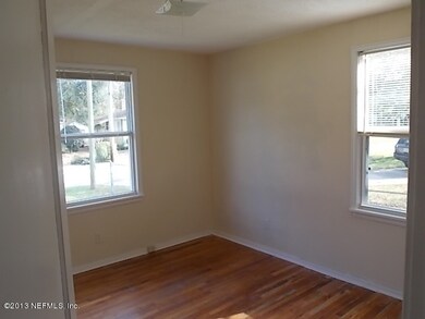 1336 Pine Grove Ct, Jacksonville, FL 32205 - photo 6