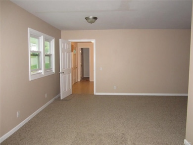 Spacious living room