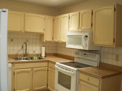 162 Edaville Ct unit 162, Warwick, RI 02886 - photo 7