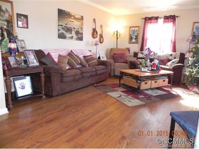 206 Odonald Rd, Asheville, NC 28806 - photo 2