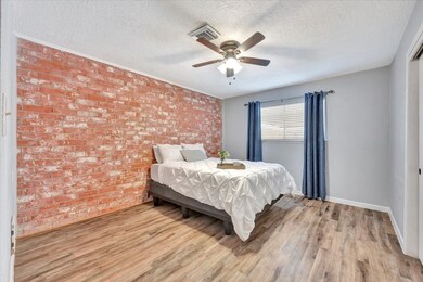 3910 Laura Leigh Dr, Friendswood, TX 77546 - photo 6