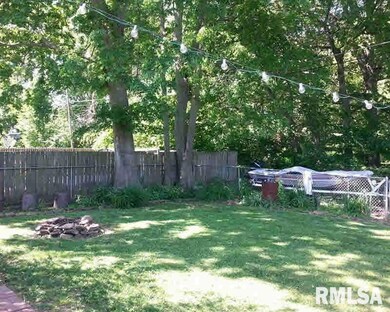 507 N Webster St, Harrisburg, IL 62946 - photo 6
