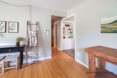 LIVING ROOM / HALLWAY