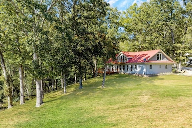 90 Bluff Point Ln, Waverly, TN 37185 - photo 2