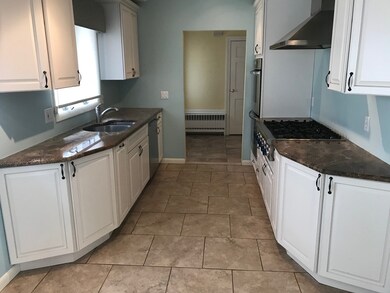 8 Grassy Gutter Rd, Longmeadow, MA 01106 - photo 2