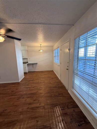 2704 Salado St unit 106, Austin, TX 78705 - photo 3