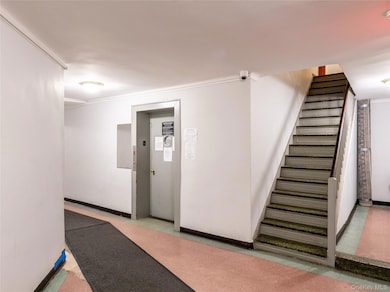 New Hampshire House Condos unit D11, Rego Park, NY 11374 - photo 3