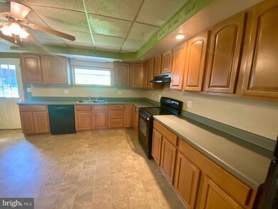 130 Broad St, Saint Clair, PA 17970 - photo 7