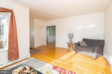 605 N Brobst St, Reading, PA 19607 - photo 4