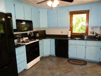 189 Chestnut St, North Easton, MA 02356 - photo 4