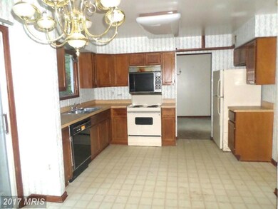 9301 Gwynndale Ct, Clinton, MD 20735 - photo 6