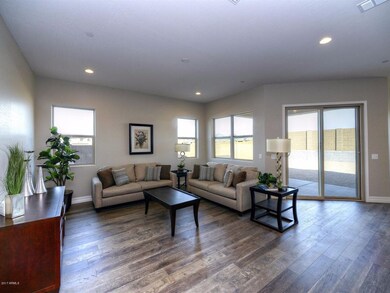 007_Living Room