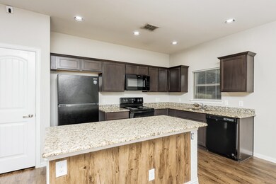 1006 Hoylake Ct, Ennis, TX 75119 - photo 6