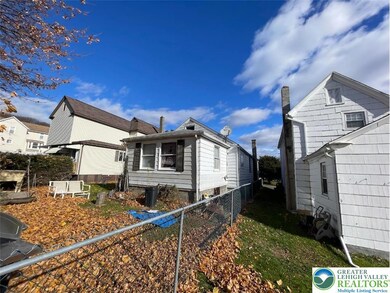 814 Charles St, Luzerne, PA 18709 - photo 4