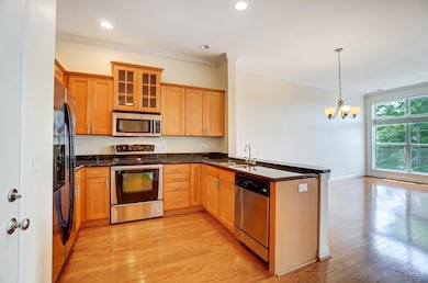 252 Stetson St, Cincinnati, OH 45219 - photo 2