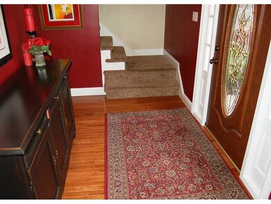Entry/Foyer.