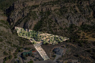 002_04-2235_s_checksani_cliffs_ln-4_614