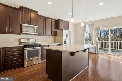 8195 Hollow Ct, Severn, MD 21144 - photo 6