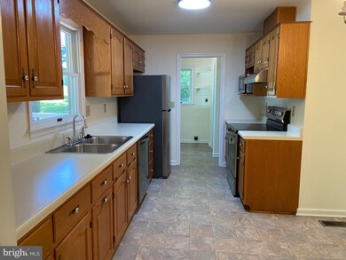 107 Westover Pkwy, Locust Grove, VA 22508 - photo 4