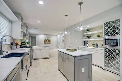 10118 Briar Dr, Houston, TX 77042 - photo 7