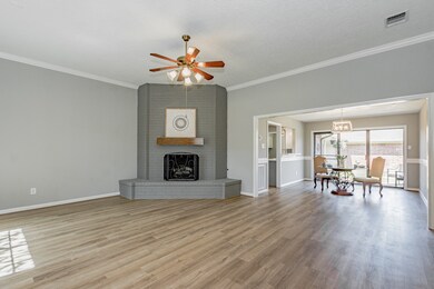 205 Skyview Terrace unit 702, Friendswood, TX 77546 - photo 2