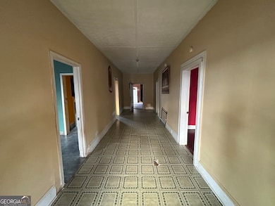 88 E Stephens St, Winder, GA 30680 - photo 5