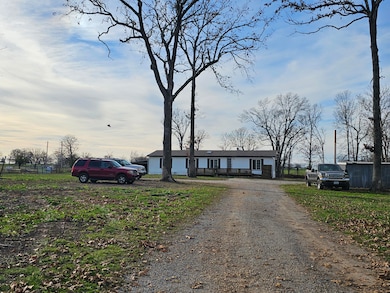 23105 Lawrence 1200, Aurora, MO 65605 - photo 2