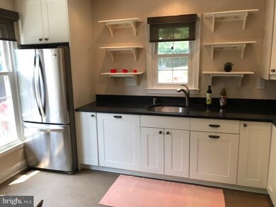 119 Shooters Ct, Alexandria, VA 22314 - photo 4