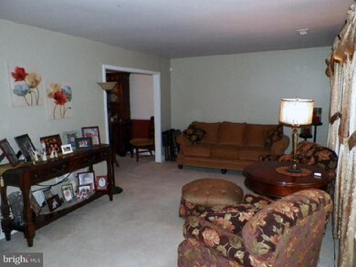 100 Mockingbird Ct, Swedesboro, NJ 08085 - photo 4