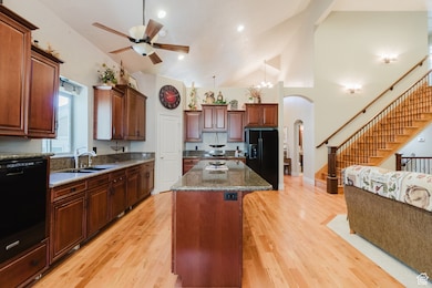 9078 Renaissance Dr, Pleasant Grove, UT 84062 - photo 5