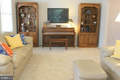 6155 Camelback Ln, Columbia, MD 21045 - photo 2