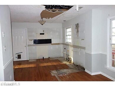 4004 Dresher Ct, High Point, NC 27265 - photo 5