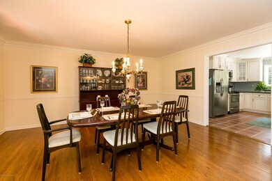 004_Dining Room