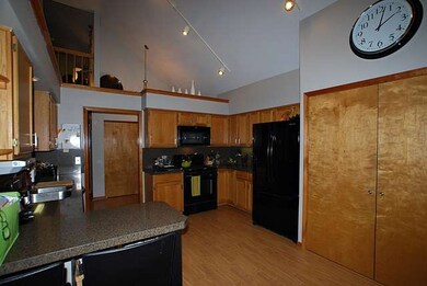 526 Viking Dr, Batavia, IL 60510 - photo 5