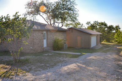 11006 Twin Lakes Ln, San Angelo, TX 76904 - photo 2
