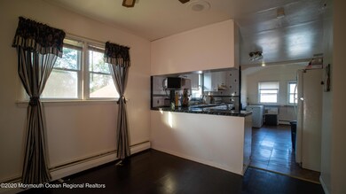 KITCHEN/DINING