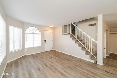 003-photo-living-room-14065315
